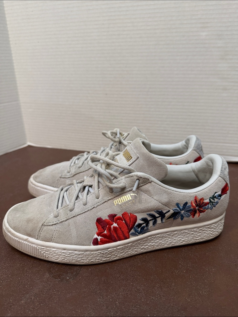Puma Light Gray Suede Sneakers with Red & Blue Floral Embroidery, size 8.5
